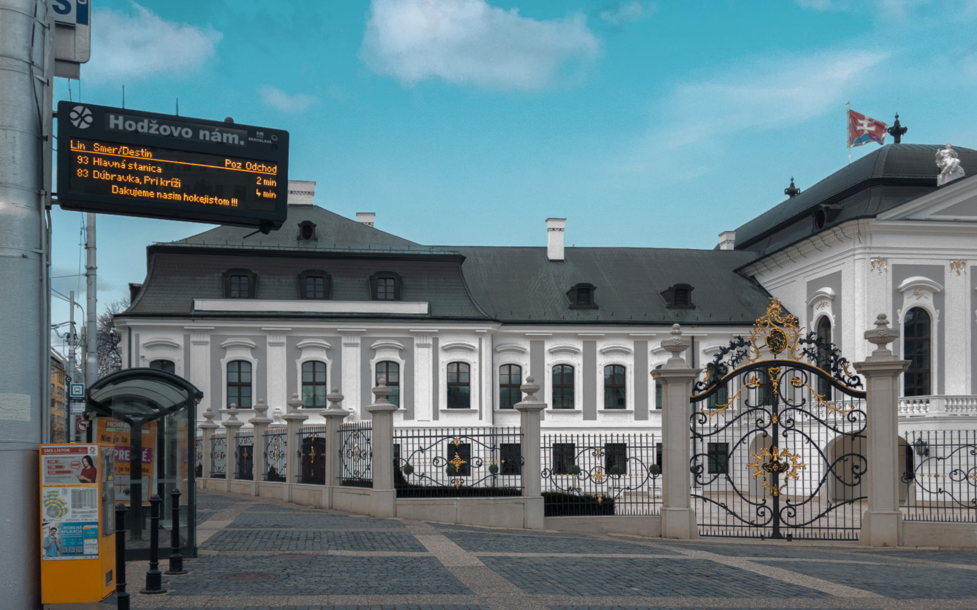 Zastávka MHD - Hodžovo námestie